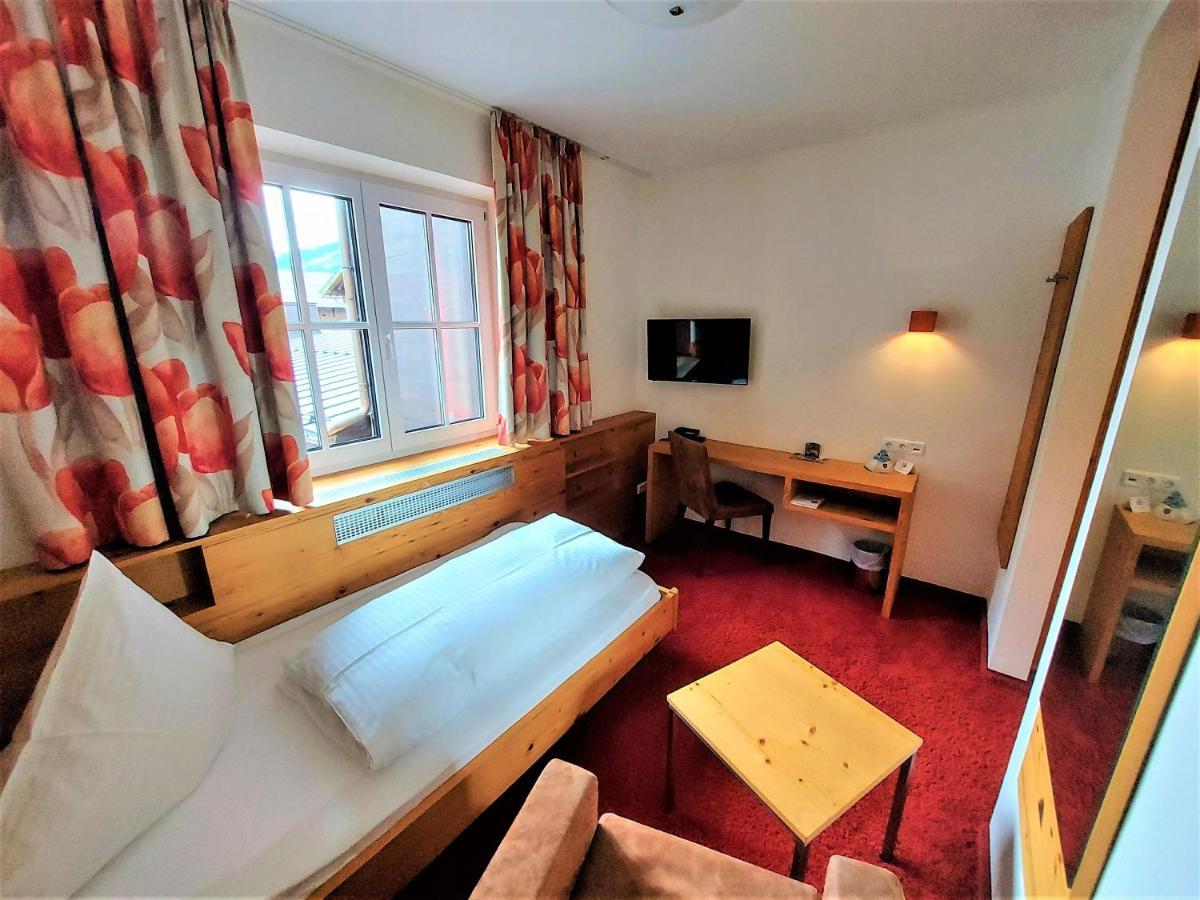 Hotel Flatscher Stuhlfelden ภายนอก รูปภาพ