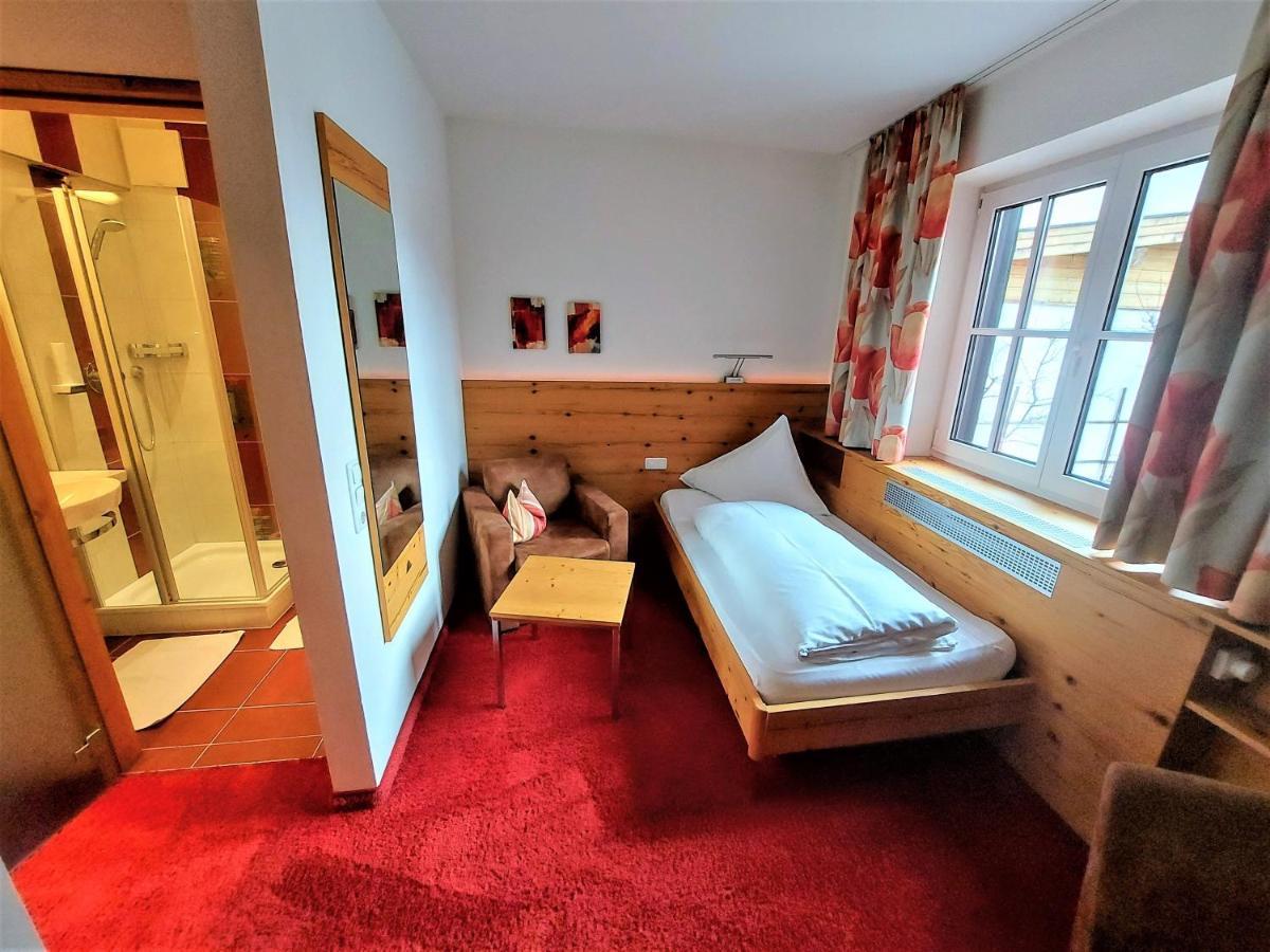 Hotel Flatscher Stuhlfelden ภายนอก รูปภาพ